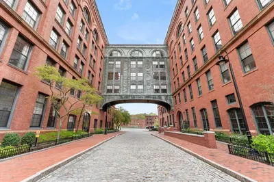 1241-1255 Adams Street #F412