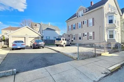 81 Morton St