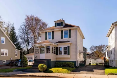 23 Woodrow Ave