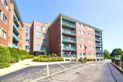 50 South Common St #403
