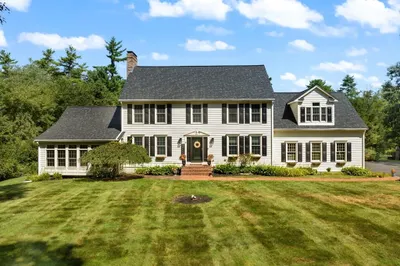 6 Sagamore Rd 1