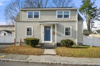 10 Pelham Ave