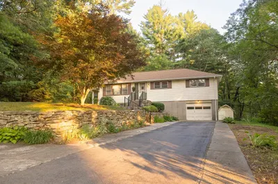 35 Carleton Rd 1