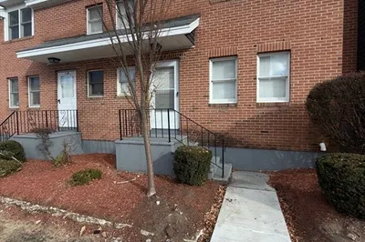 131a Lawrence St #40 1
