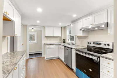 20 Pleasant St 1