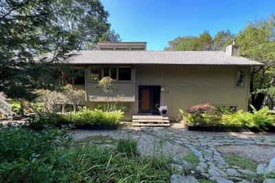319 Ball Hill Rd