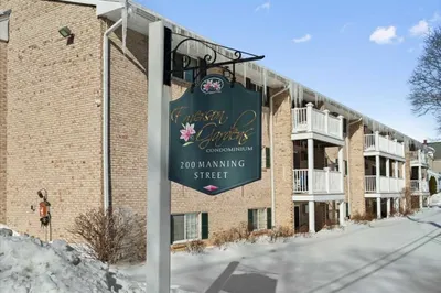 200 Manning St #20A