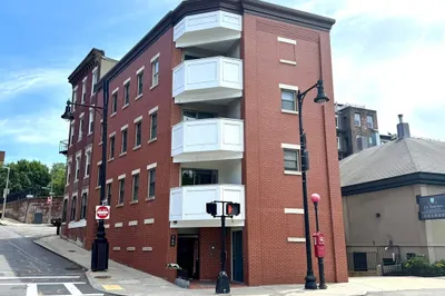 560 Commercial Street #1