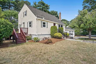 51 Oakwood Ave 1