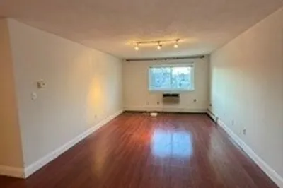 215 Winter St #3Q 1