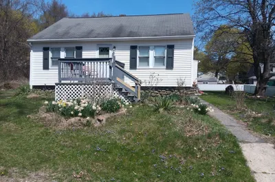 6 Taylor Ct