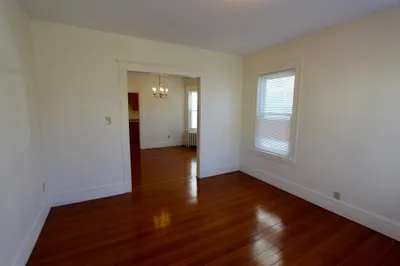 105 Grovers Ave #1