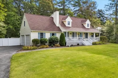 51 Swan Dr 1