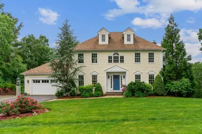 6 Jasons Grant Drive 1