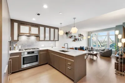 100 Lovejoy Wharf #9F 1