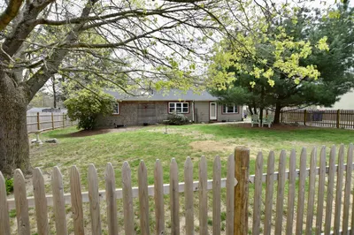 22 Meadowlark Dr