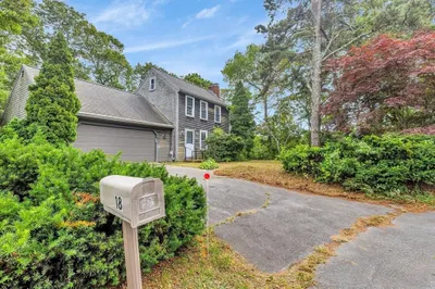 18 Tree Top Ln 1