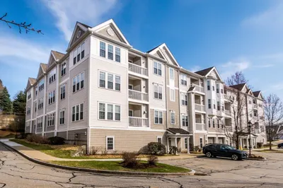 53 Bartlett Way #305 1