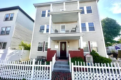 911 Hyde Park Ave #3 1