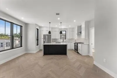 106 Moore St #8