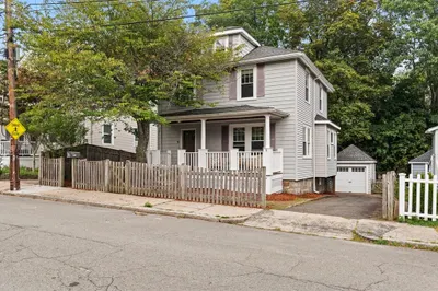 78 Hillsdale St 1