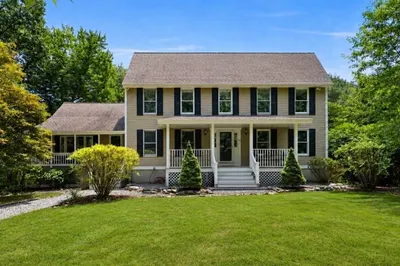 15 Hillcrest Dr 1