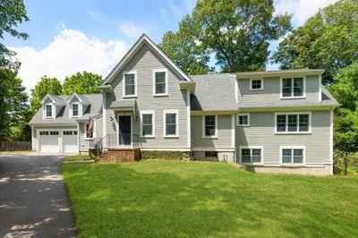 15 Lewis Court