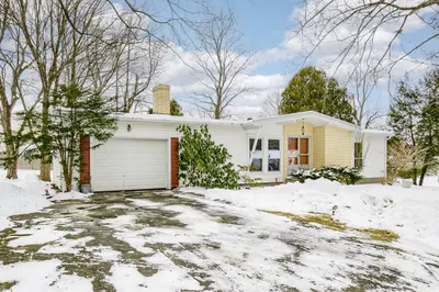 9 Cloverleaf Rd 1