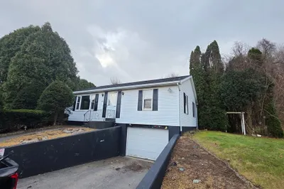 13 E Brookfield Rd 1