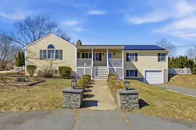 52 Viking Drive 1