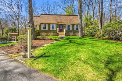 38 Bay Colony Dr