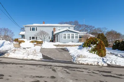 1082 Hancock St 1