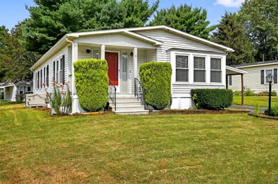9 Douglas Dr