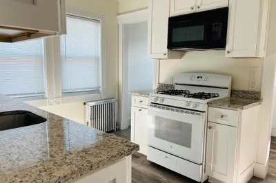 128 Woodruff Ave #2