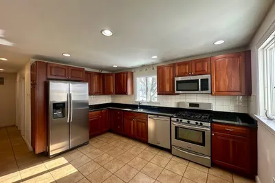 284 Torrey St 1