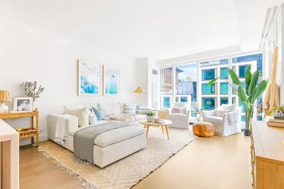 150 Seaport Blvd #17A 1