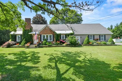 235 Pleasant St 1