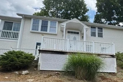 15 Suwanee Rd