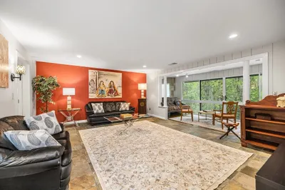 370 Great Rd #8 1