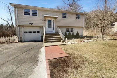 14 Sandy Brook Rd