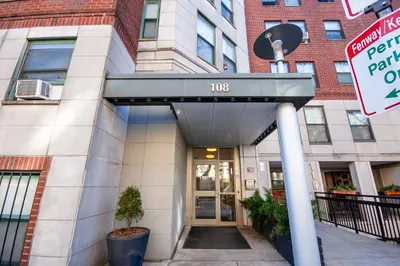 108 Peterborough St #7D