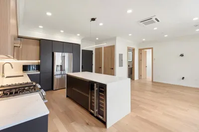 386-388 Washington Street #103 1