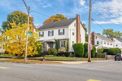 413 Gallivan Blvd