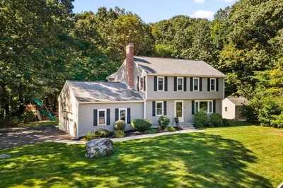 4 Janlyn Circle 1