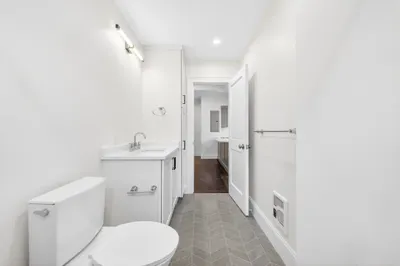 34a Park St #1B 1