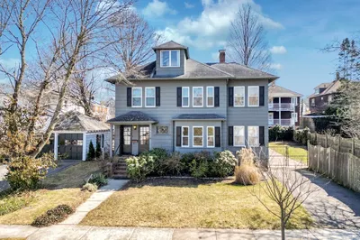 16 Pierpont Rd