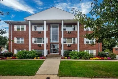 924 Main Street #23