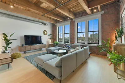 9 W Broadway #410 1