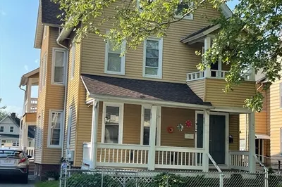 52 Acushnet St