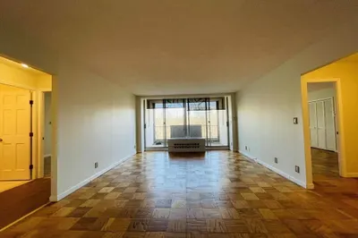 99 Pond Ave #521